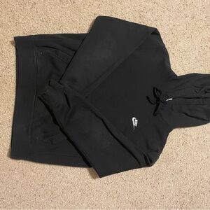 Nike Classic Black Sweatshirt